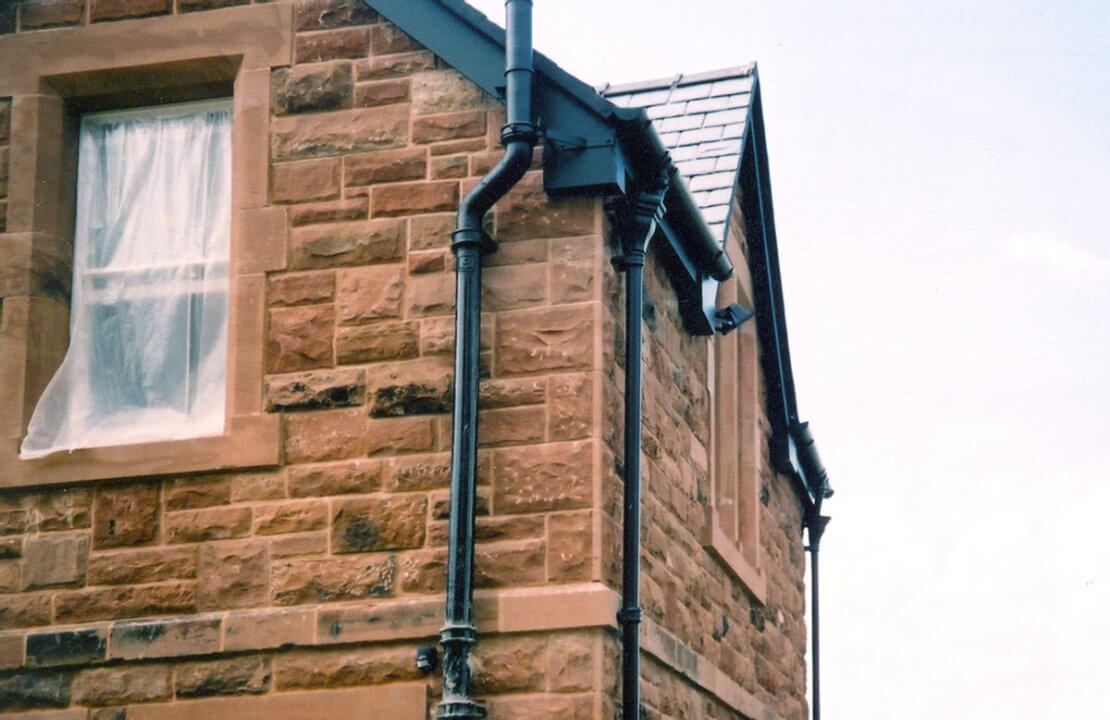 Exploring 19th Century Traditional Gutters: A Glimpse into Historic Rainwater Management Solutions