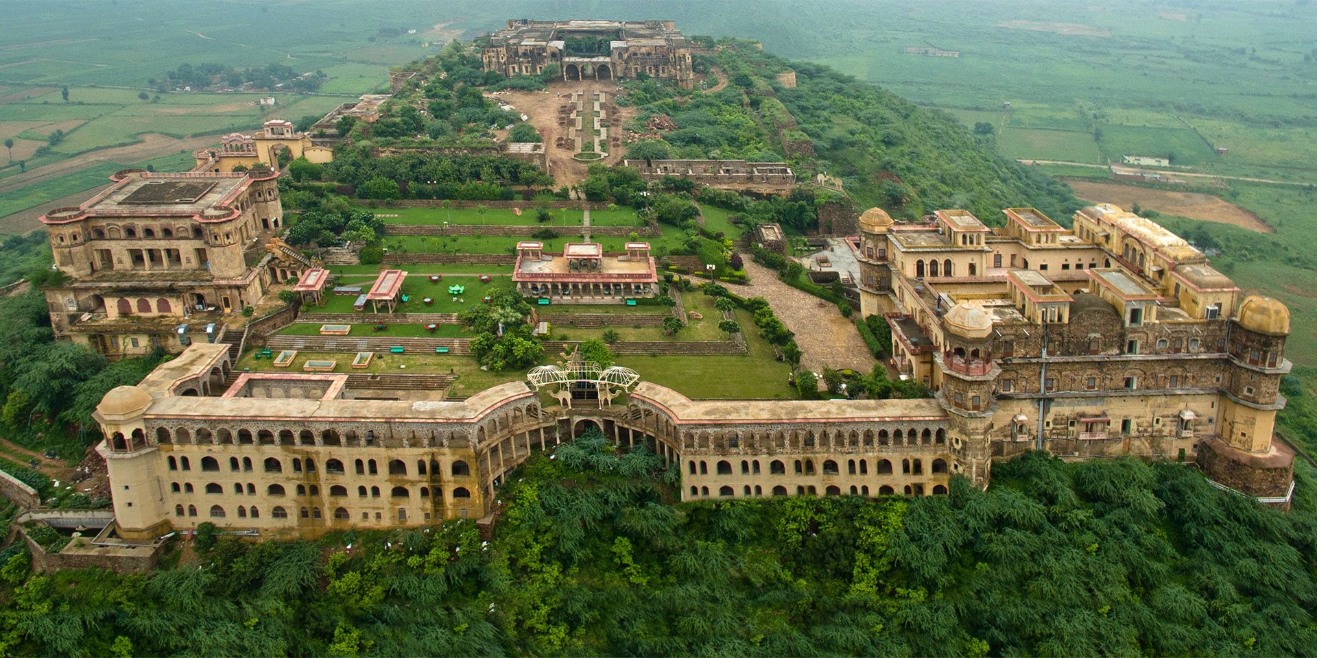 Exploring the Majestic Tijara Fort Palace: A Glimpse into 19th Century Alwar’s Rich History