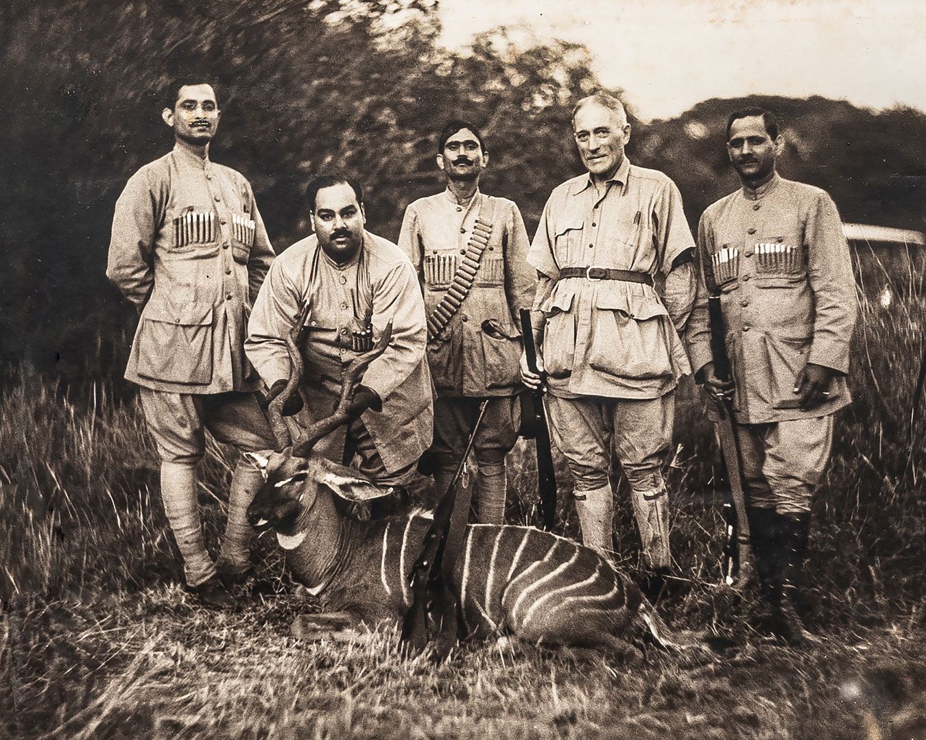 The Evolution of Safari Clothing in the 19th Century: From Practicality to Fashion Statement